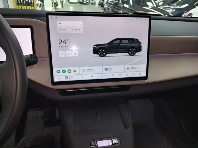 Volvo XC70 Plug-in Hybrid — Фото автомобиля 12
