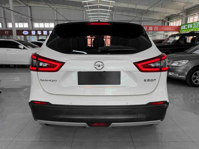 Nissan Qashqai — Фото автомобиля 5