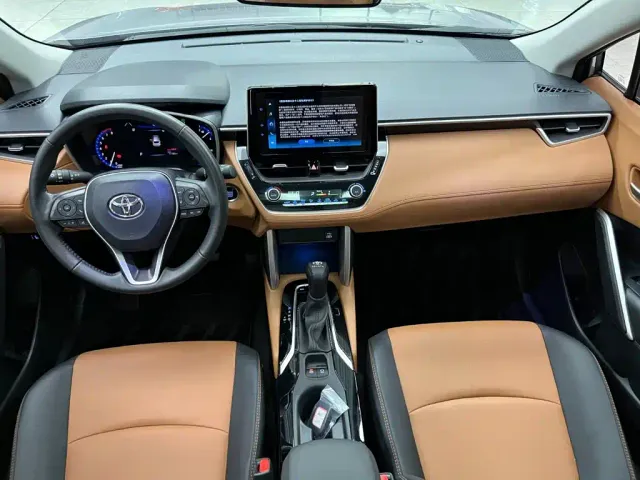 Toyota Corolla Cross — Фото автомобиля 7