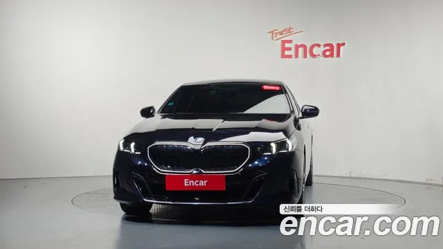 BMW i5 G60 — Фото автомобиля 2