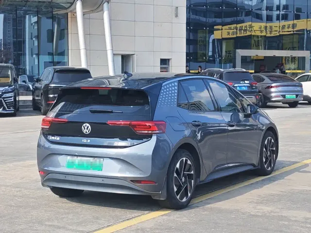 Volkswagen ID.3 — Фото автомобиля 2