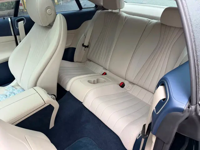 Mercedes-Benz E-Class — Фото автомобиля 16