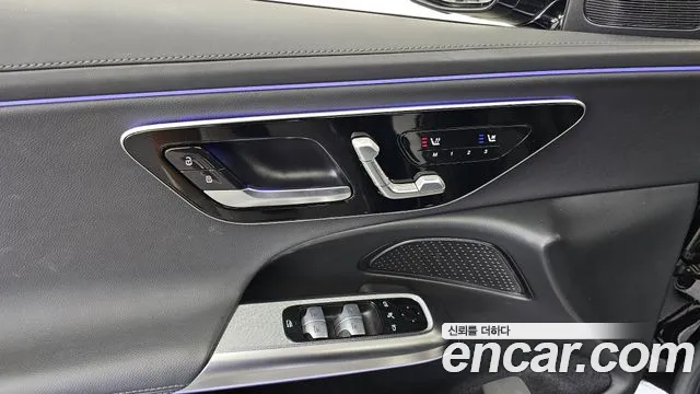 Mercedes-Benz E-Class — Фото автомобиля 17