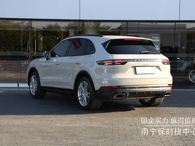 Porsche Cayenne — Фото автомобиля 4