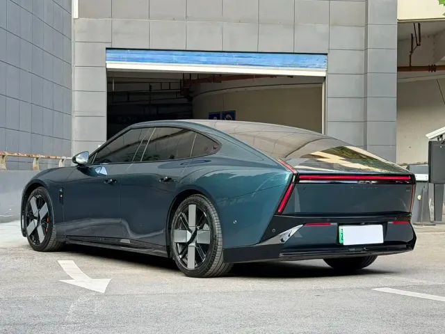 XPeng XPeng P7 — Фото автомобиля 7