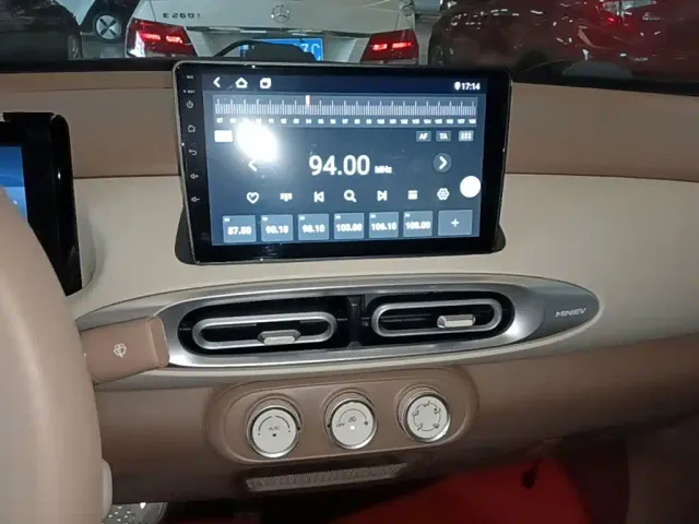 Wuling Hongguang Mini EV — Фото автомобиля 12