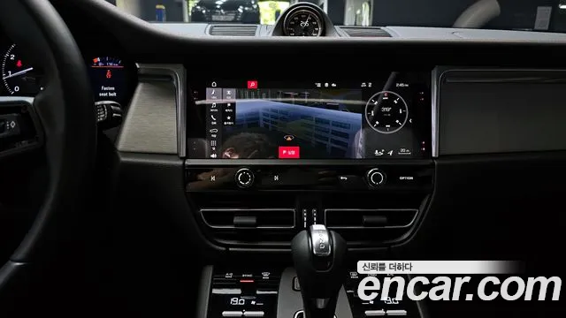 Porsche Macan — Фото автомобиля 14