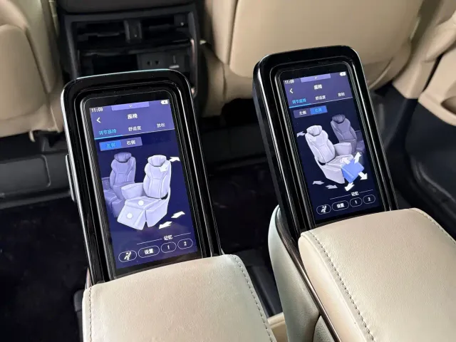 Toyota Alphard — Фото автомобиля 12
