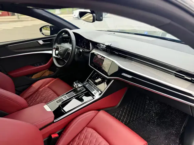 Audi A7L — Фото автомобиля 17