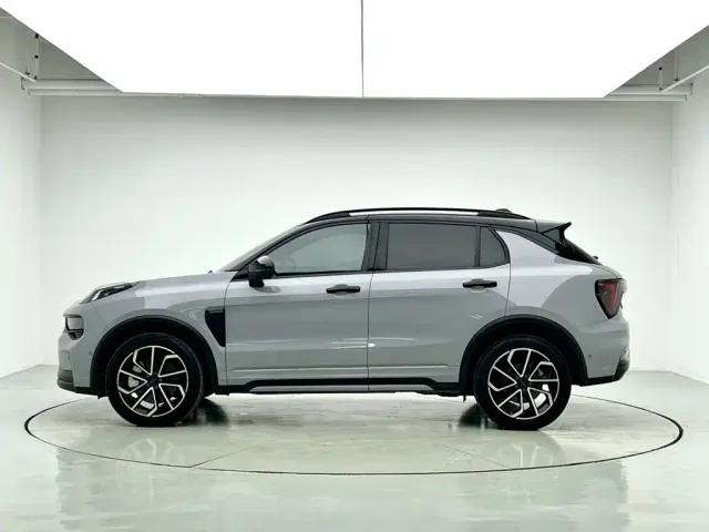 Lynk & Co 01 EM-P — Фото автомобиля 2