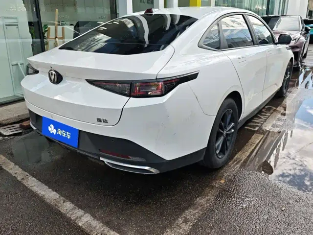 Changan Lamore — Фото автомобиля 3