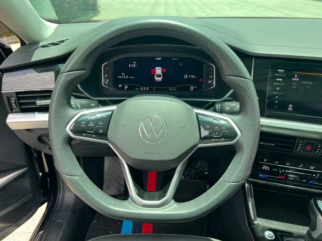 Volkswagen Passat — Фото автомобиля 11