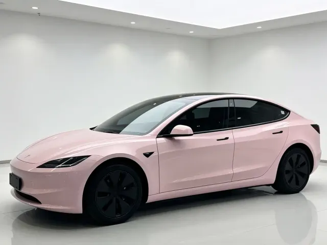 Фотография автомобиля — Tesla Model 3