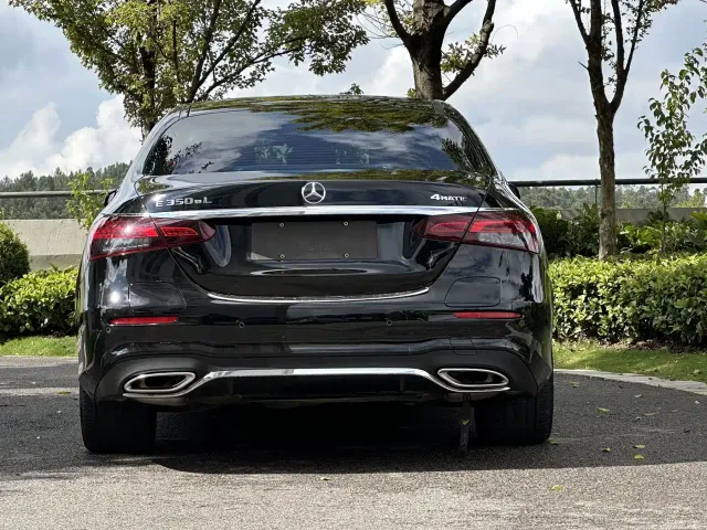 Mercedes-Benz E-Class — Фото автомобиля 8