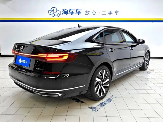 Volkswagen Passat — Фото автомобиля 3