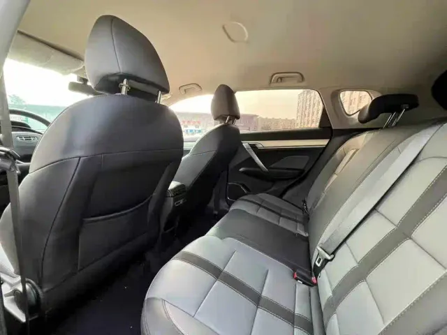 Geely Binyue — Фото автомобиля 16