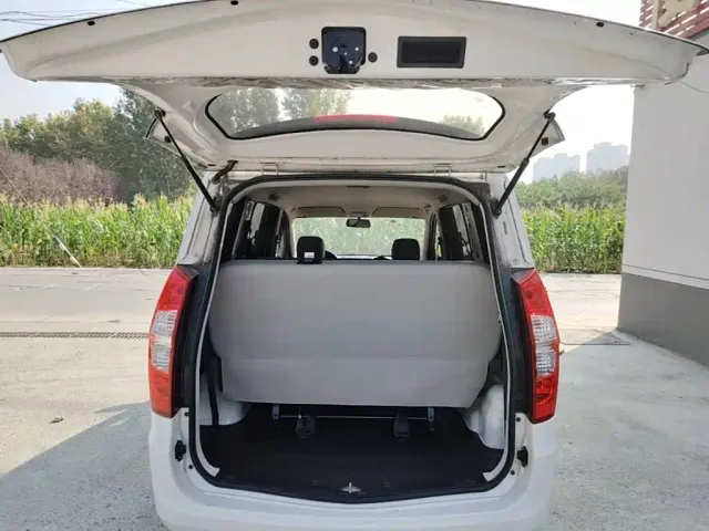 Wuling Hongguang — Фото автомобиля 18