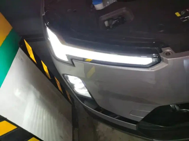 Volvo XC70 Plug-in Hybrid — Фото автомобиля 7