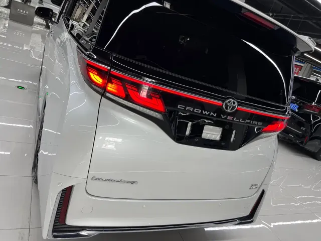 Toyota Vellfire — Фото автомобиля 7