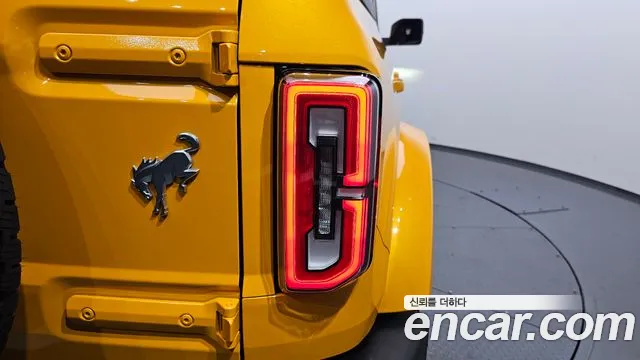 Ford Bronco — Фото автомобиля 23