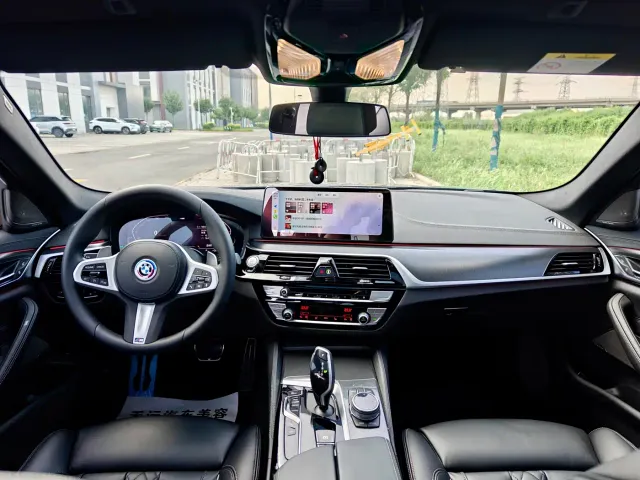 BMW 5 Series — Фото автомобиля 20