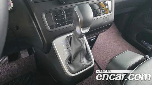 Hyundai Staria Staria L3.5 Школьный автобус — Фото автомобиля 9