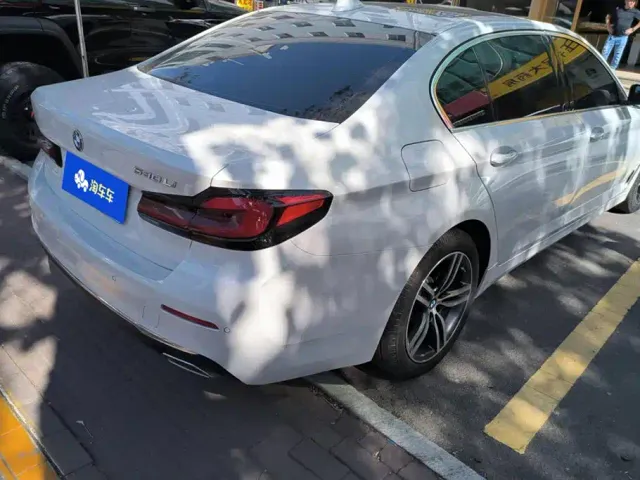 BMW 5 Series — Фото автомобиля 3