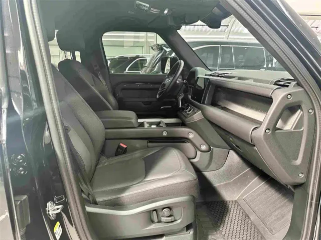 Land Rover Defender — Фото автомобиля 19
