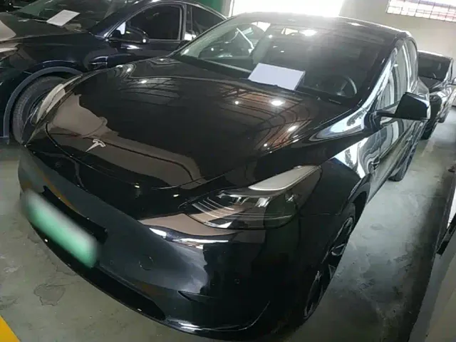 Фотография автомобиля — Tesla Model Y