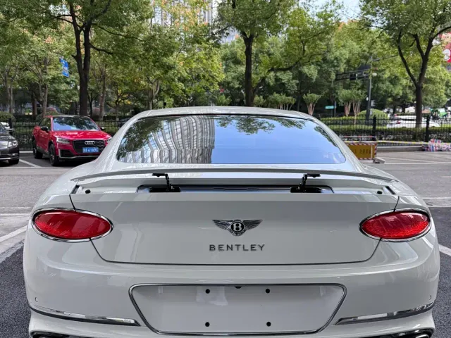 Bentley Continental — Фото автомобиля 4