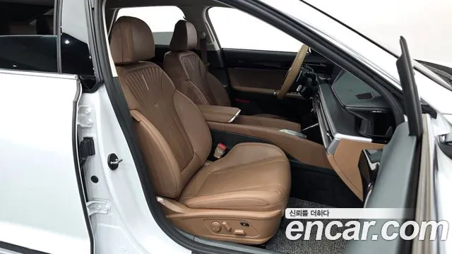 Hyundai Grandeur Grandeur (GN7) 2.5 Бензин 2WD — Фото автомобиля 10