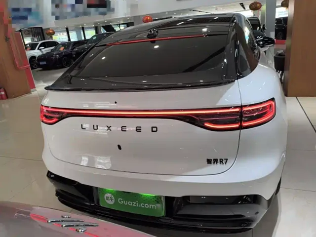 Luxeed R7 — Фото автомобиля 5
