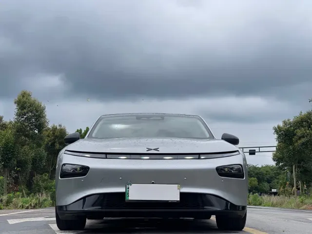 Xpeng P7 — Фото автомобиля 2