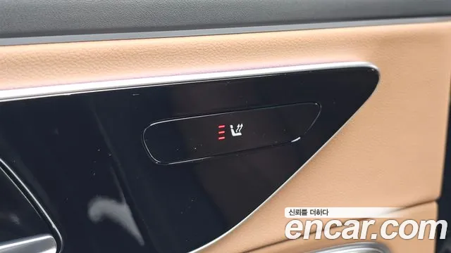 Mercedes-Benz E-Class — Фото автомобиля 28