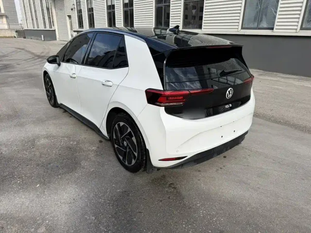 Volkswagen ID.3 — Фото автомобиля 10