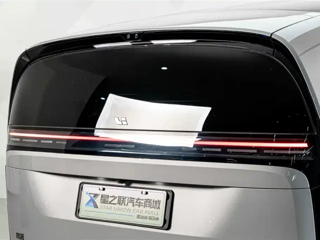 Li Auto MEGA — Фото автомобиля 11