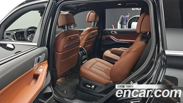BMW X7 — Фото автомобиля 10