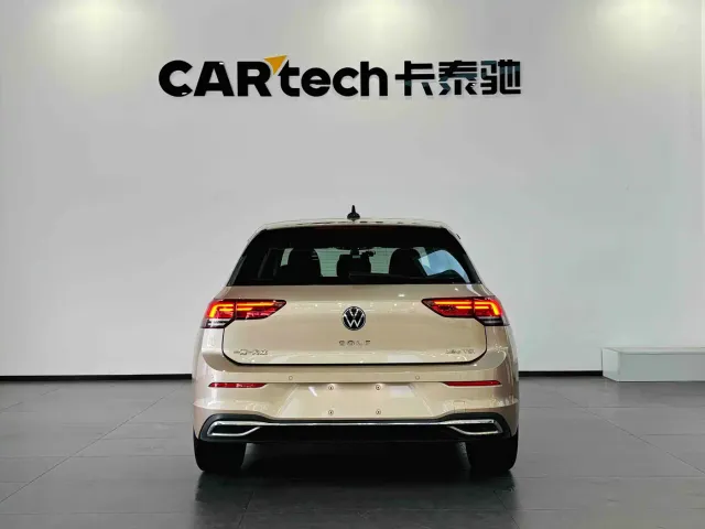 Volkswagen Golf — Фото автомобиля 6