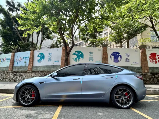 Tesla Model 3 2022 Performance High-Performance AWD — Фото автомобиля 4