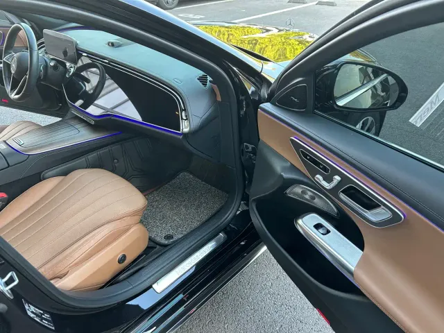Mercedes-Benz E-Class — Фото автомобиля 15