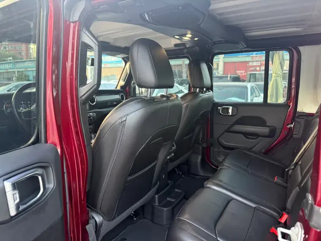 Jeep Wrangler — Фото автомобиля 5