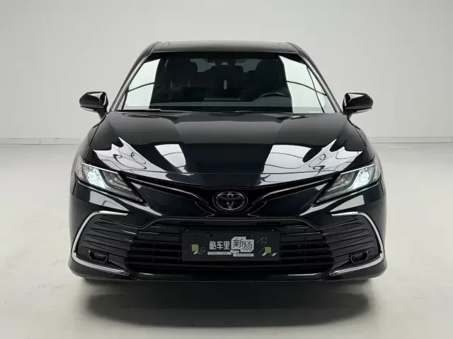 Toyota Camry — Фото автомобиля 2