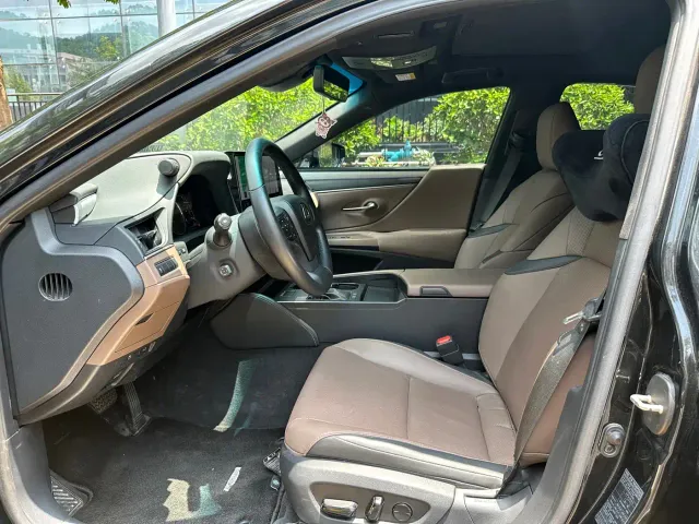 Lexus ES — Фото автомобиля 5