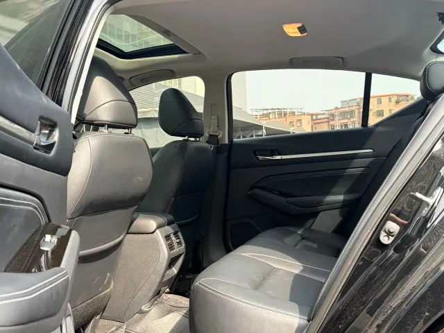 Nissan Teana — Фото автомобиля 4