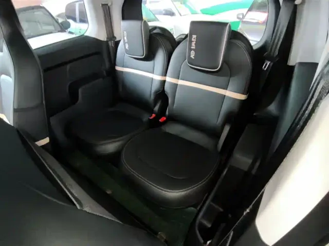 Baojun KiWi EV — Фото автомобиля 16