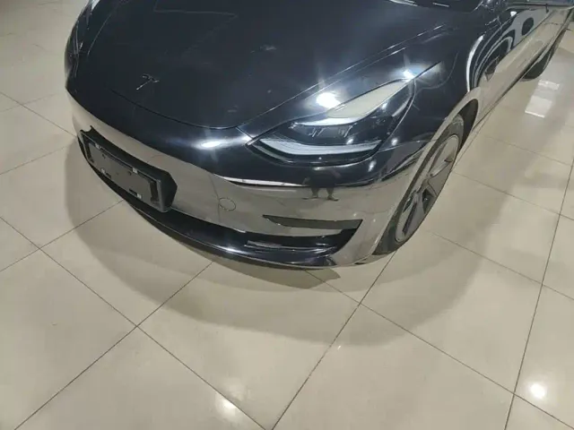Tesla Model 3 — Фото автомобиля 23
