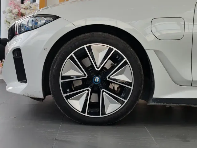 BMW i3 — Фото автомобиля 17