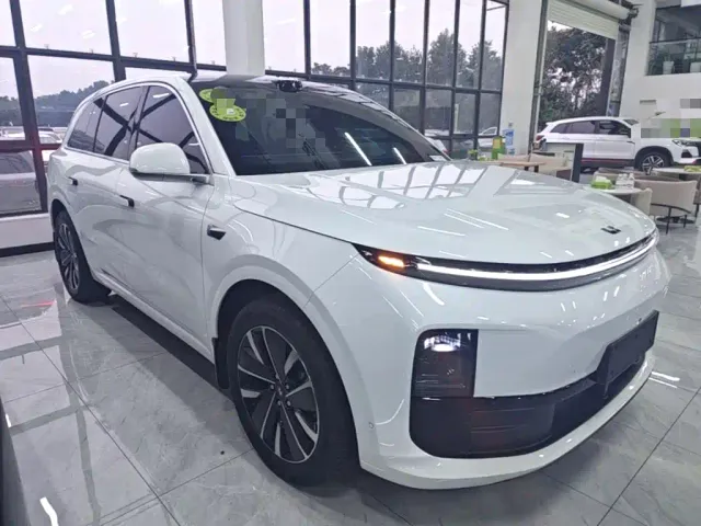 Li Auto L6 — Фото автомобиля 3