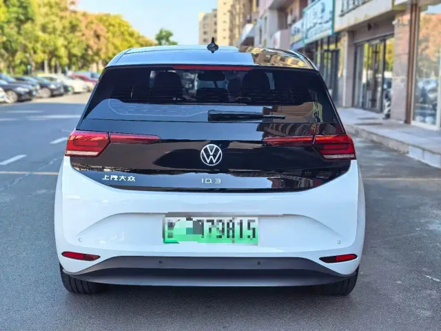 Volkswagen ID.3 — Фото автомобиля 9