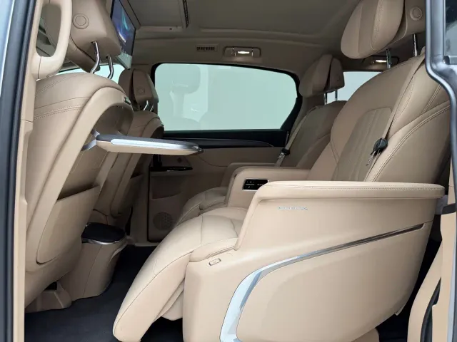 Buick Buick GL8 New Energy 2025 Land Honor Premium Edition 7-Seater — Фото автомобиля 5